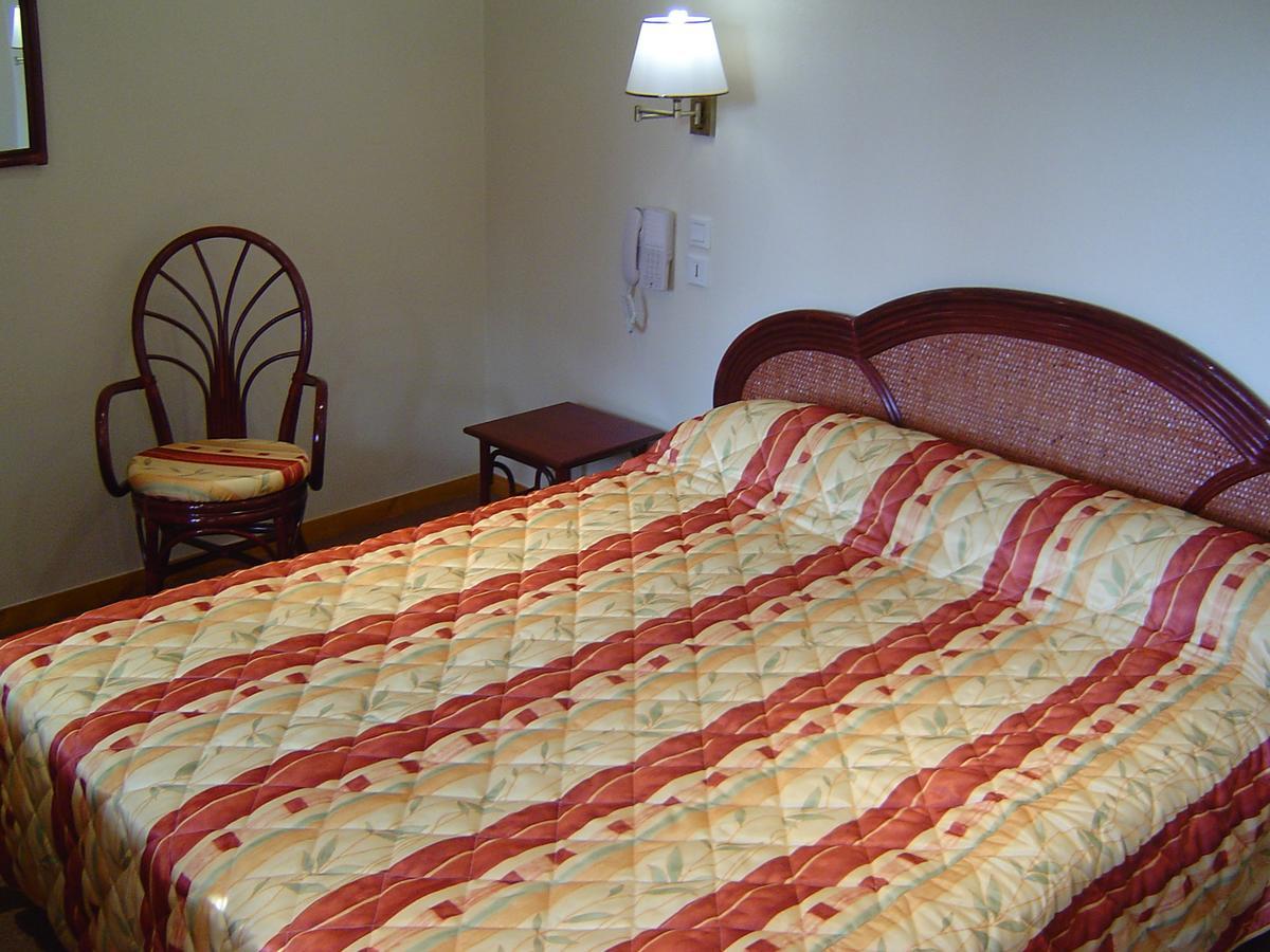 Hotel De Normandie Conches-en-Ouche Екстериор снимка