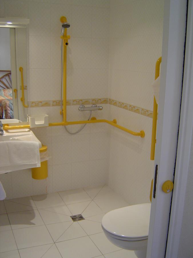 Hotel De Normandie Conches-en-Ouche Екстериор снимка
