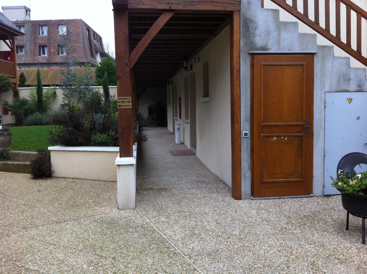 Hotel De Normandie Conches-en-Ouche Екстериор снимка